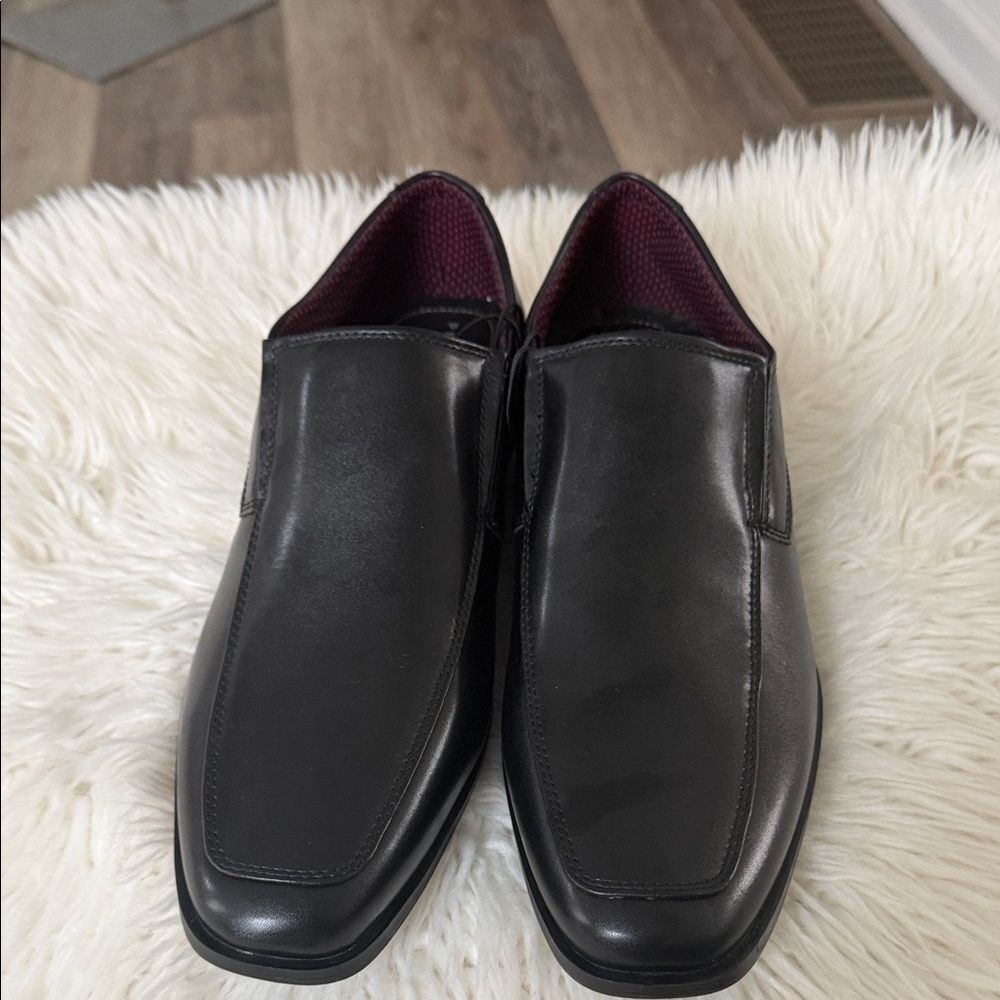 Perry Ellis Black Leather Loafers Size 11 NWOT